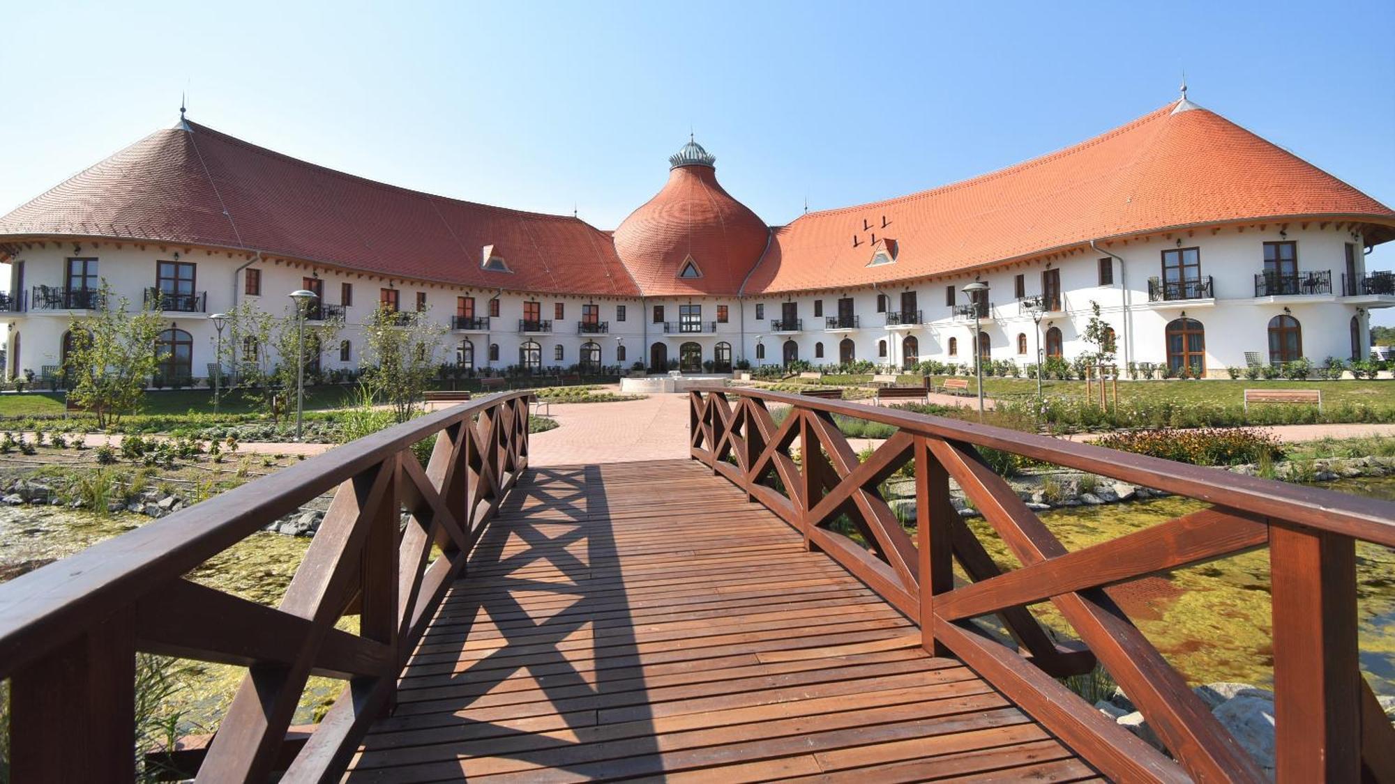 Lakitelek Hungarikum Hotel מראה חיצוני תמונה